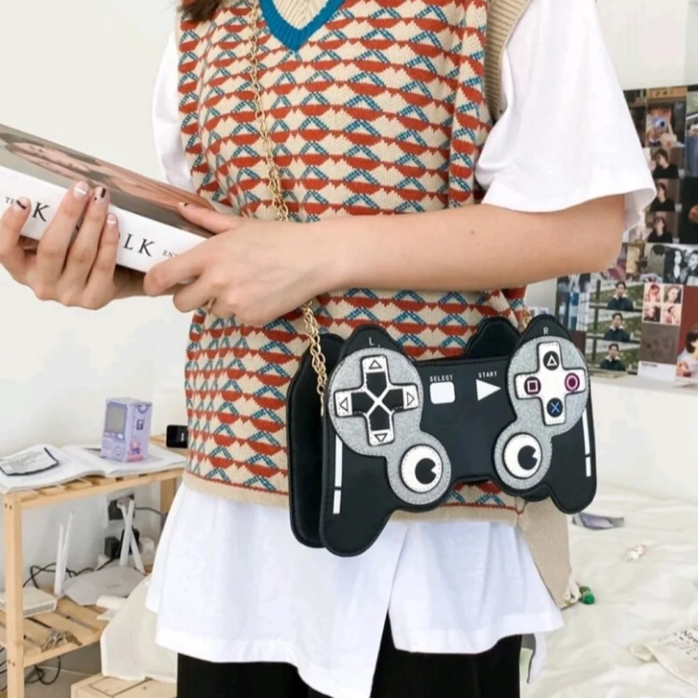 Game Controller Crossbag - Picture 1 of 8